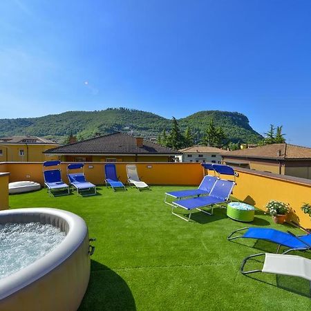 Hotel La Terrazza Sul Garda Exterior foto